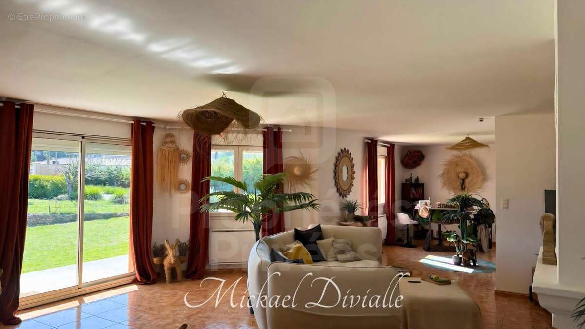 Maison de plain-pied Entre vallée et vignes a Pomas - photo 13