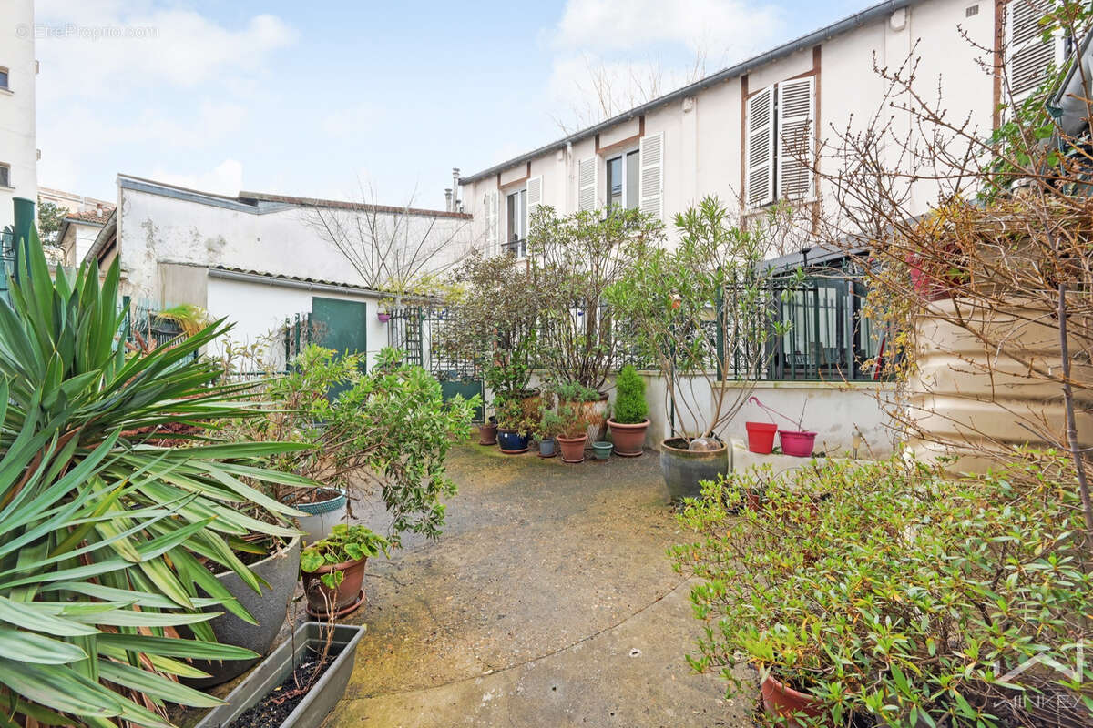À Saint-Denis, appartement de 45.42m2 en vente - photo 12