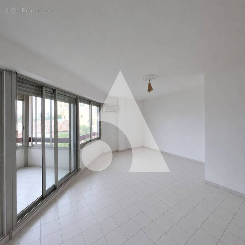 Appartement à MARSEILLE-6E