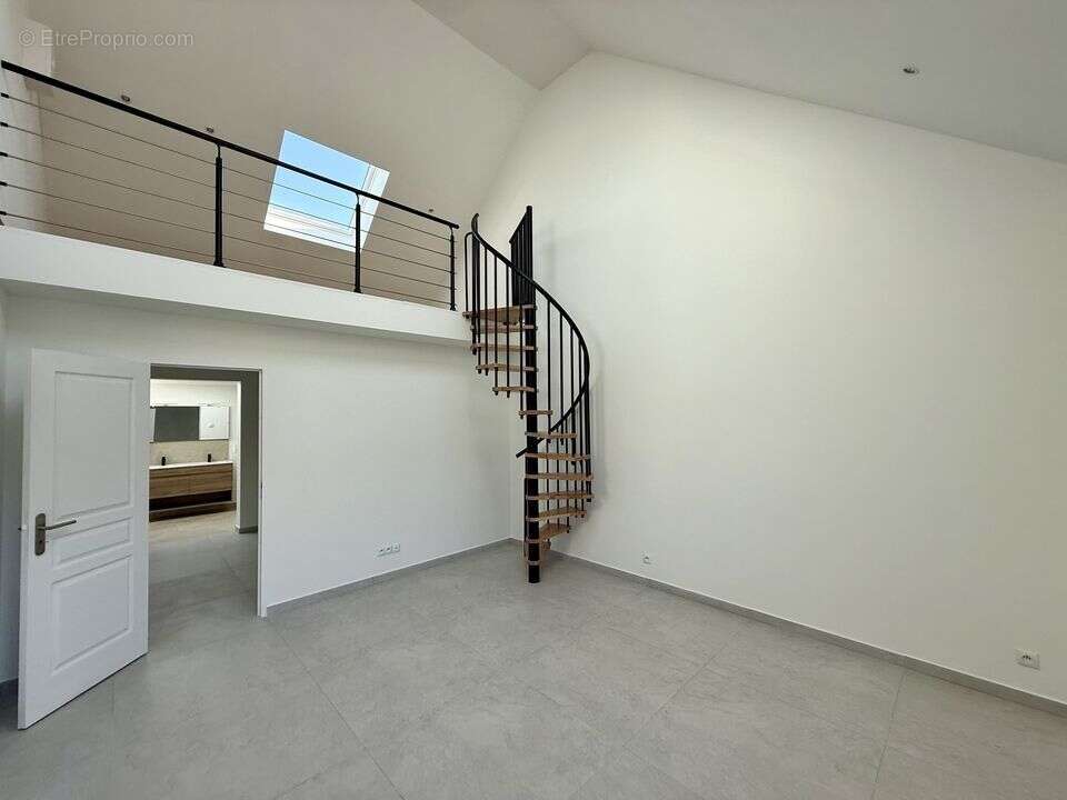 Maison à CHATENAY-SUR-SEINE