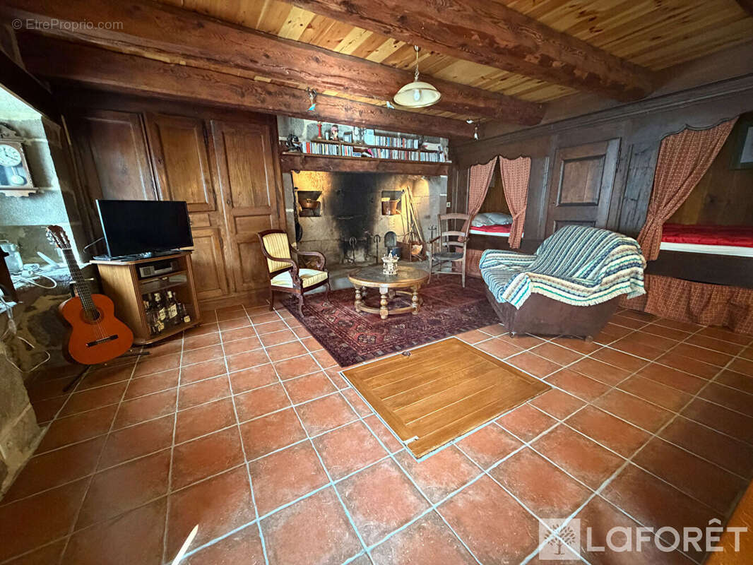 Maison à ALBEPIERRE-BREDONS