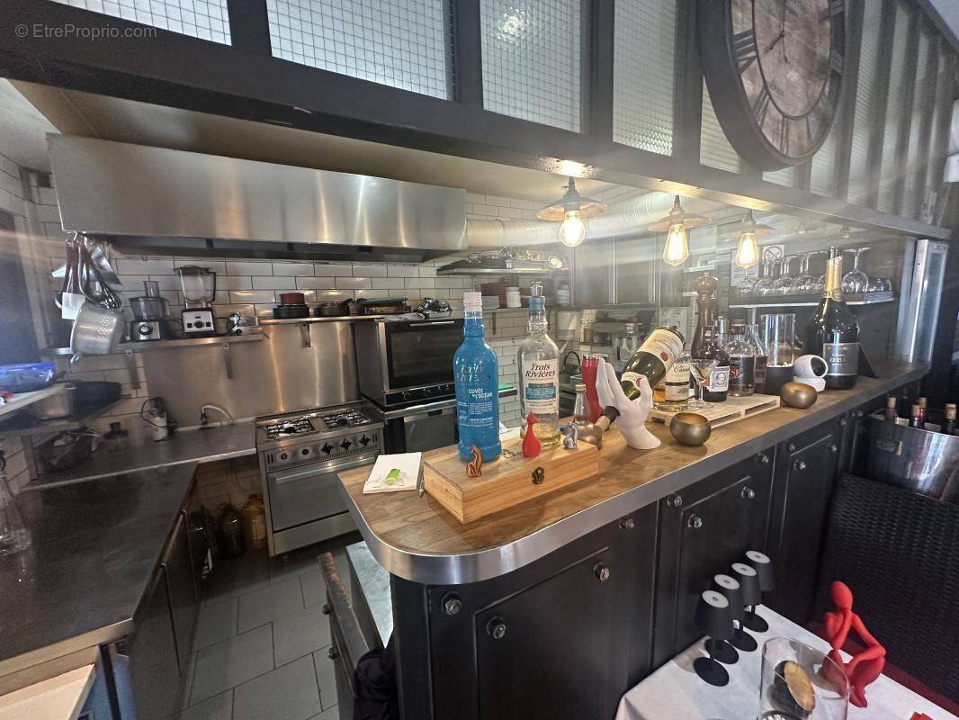 Commerce à PARIS-16E