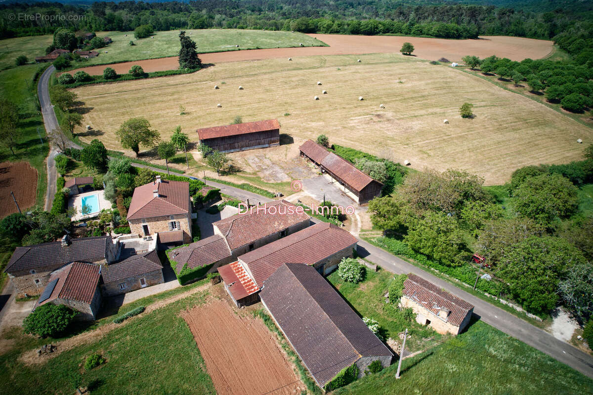 Maison à SAINT-FRONT-SUR-LEMANCE