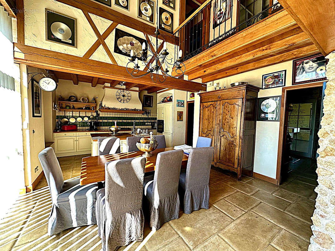 Maison à SAINTE-THORETTE