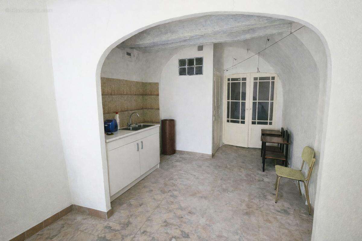 Opportunité exceptionnelle pour investisseurs : grande maison avec terrasse - photo 16