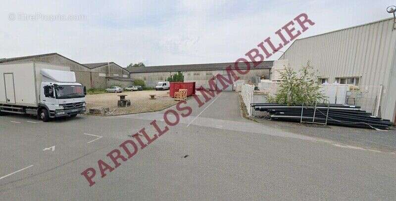 Photo 9 - Commerce à LAVAL