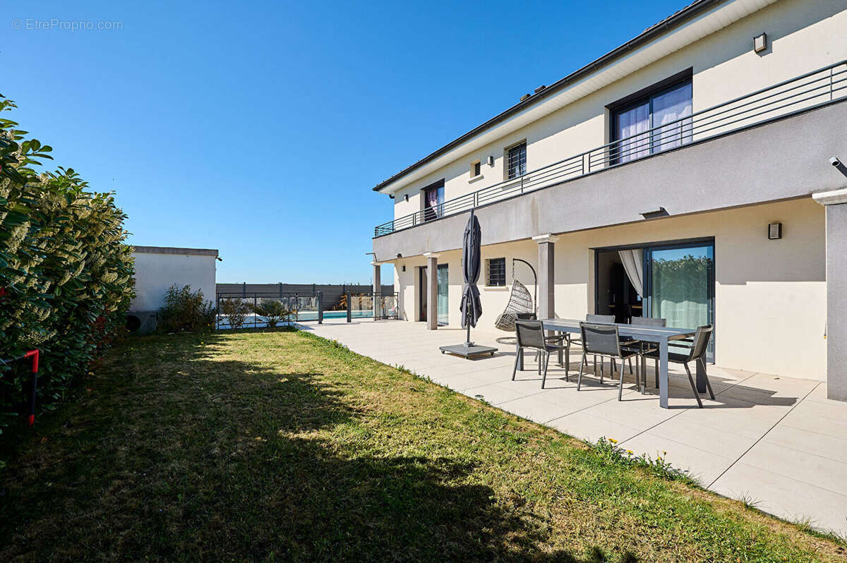 Maison à CHEVIGNY-SAINT-SAUVEUR