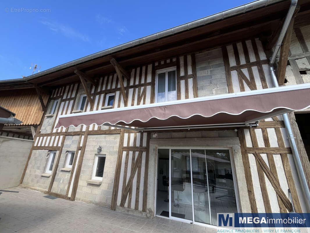 Maison à MERLAUT