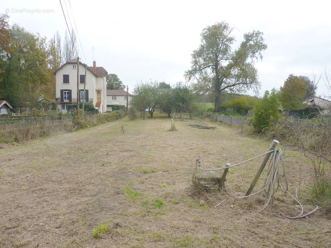 Terrain à PARAY-LE-MONIAL