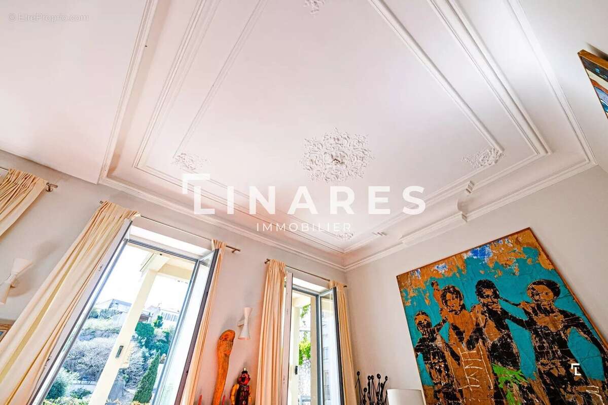 Appartement à MARSEILLE-6E