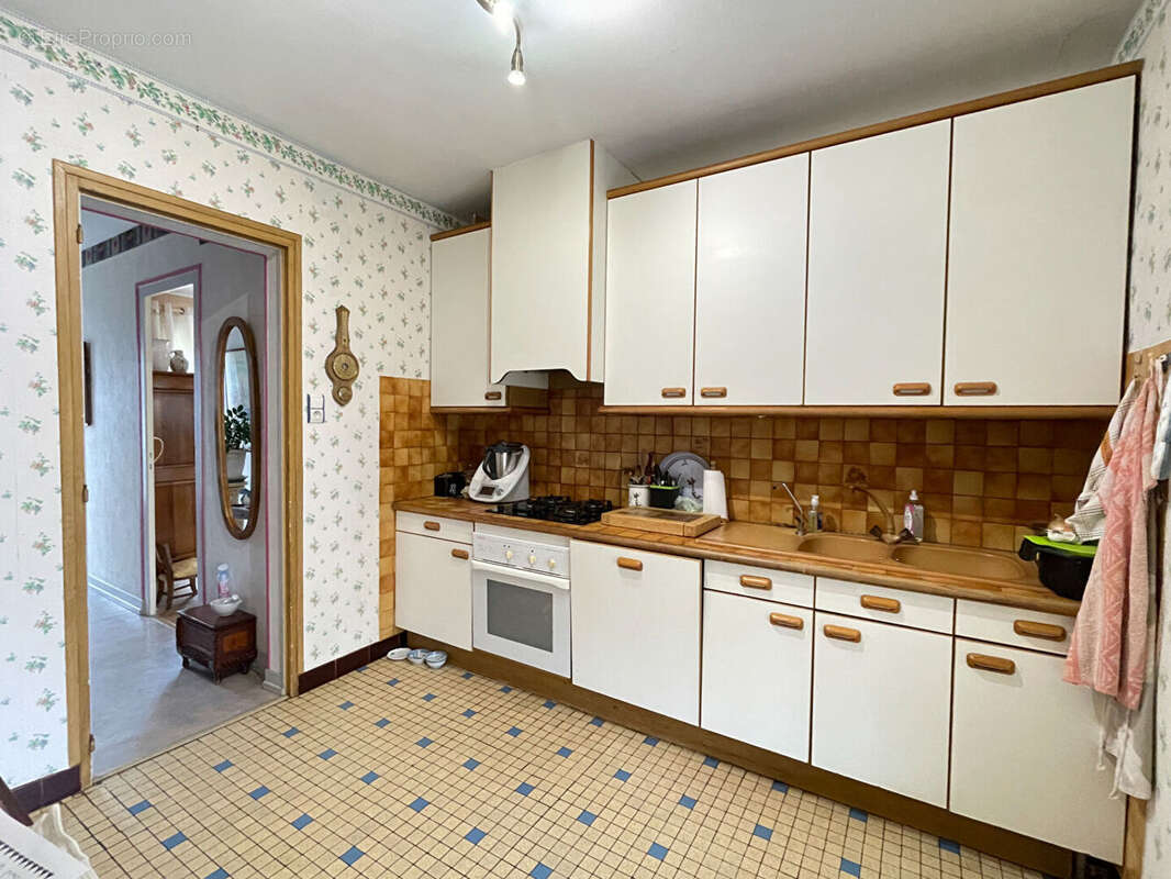 Maison à COULAURES