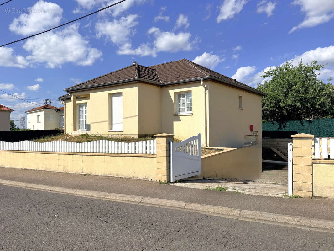 Maison à SAINTE-MARIE-AUX-CHENES