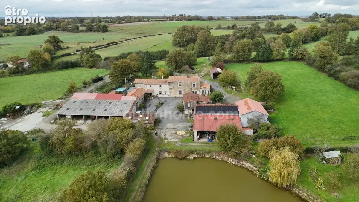 Ancien corps de ferme de caractère - Propriété familiale avec dépendances - 4 hectares avec étang privé - Idéal projet familial, - photo 4