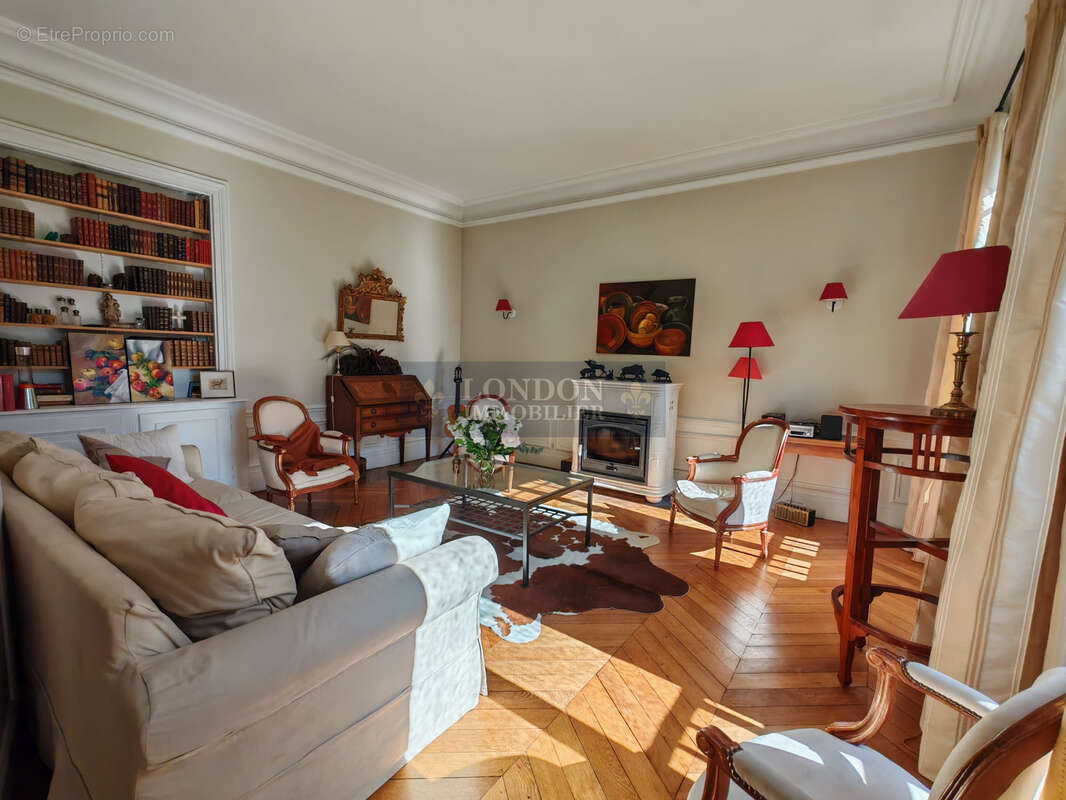 Appartement à VERSAILLES