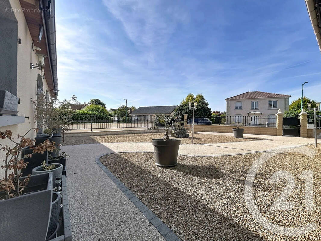 Maison 180 m² à Vraux  - photo 6