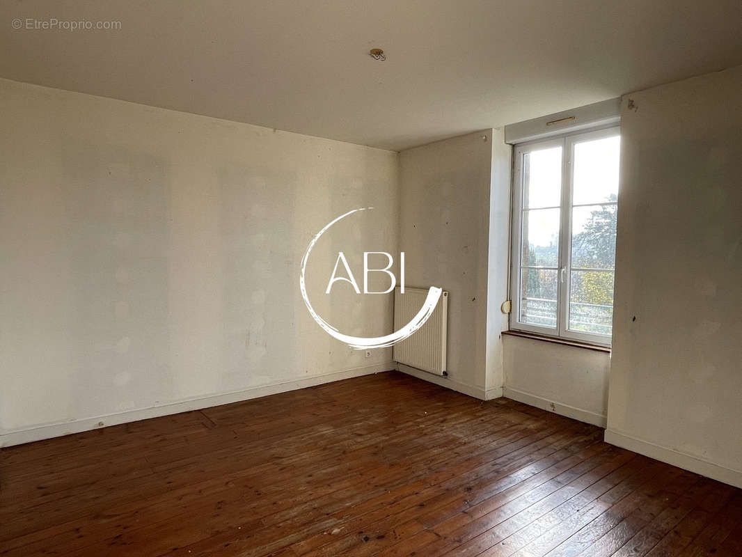 Maison à JOUE-DU-BOIS