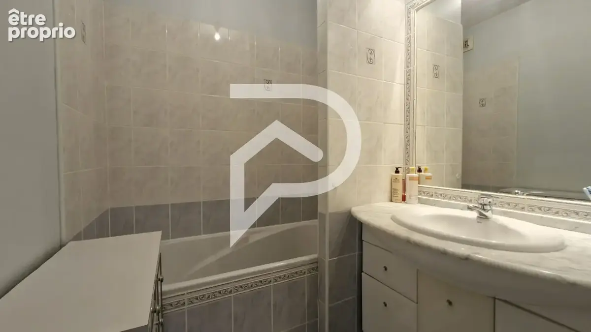 Appartement 3 pièces 77 m² avec ascenseur et parking, centre ORTHEZ - photo 10