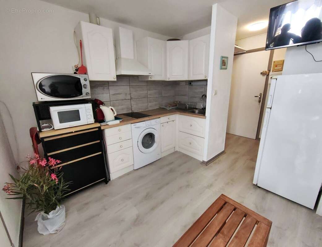 Studio rénové avec chambre cabine à quelques pas des plages - photo 3