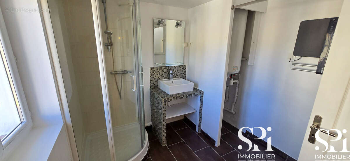 HYERES CENTRE- Appartement T3 62m2 Rénové - photo 7