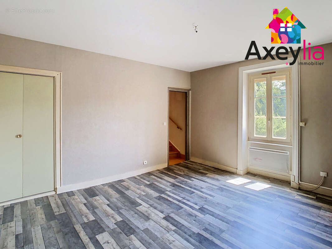 A vendre- saint-andré d'apchon- maison de village avec terrasse - photo 8