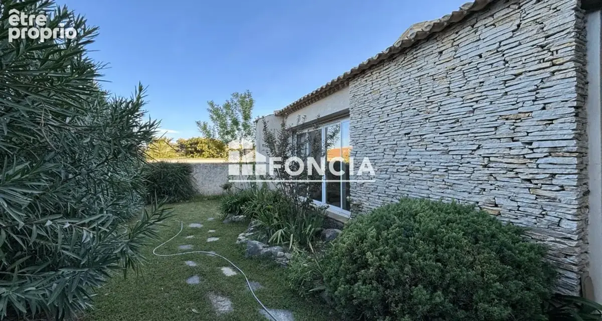 Marsillargues – Belle villa T4 de 143 m² avec garage, cheminée et grand séjour lumineux - photo 2