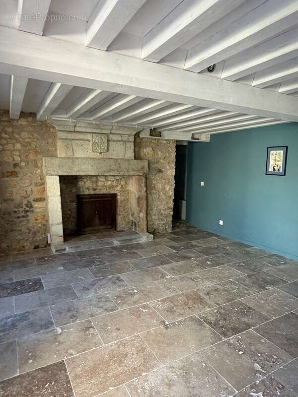 Maison à CHARRAS