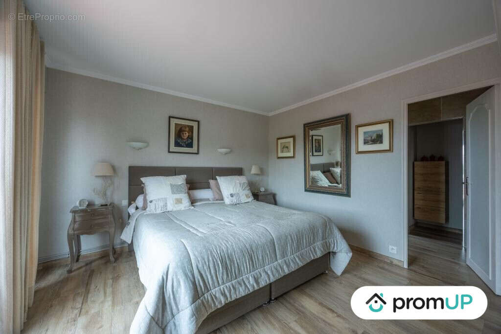 Maison à DONVILLE-LES-BAINS