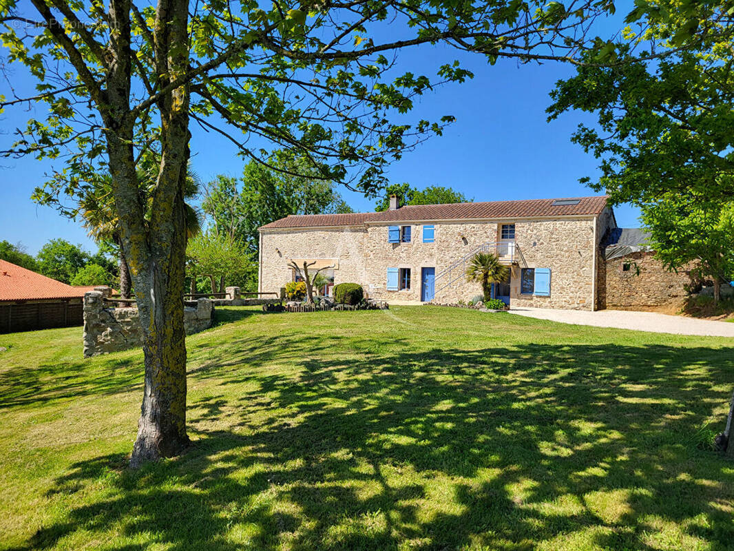 Maison à LE POIRE-SUR-VIE