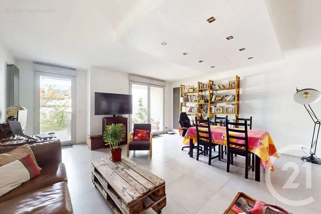 Appartement à IVRY-SUR-SEINE