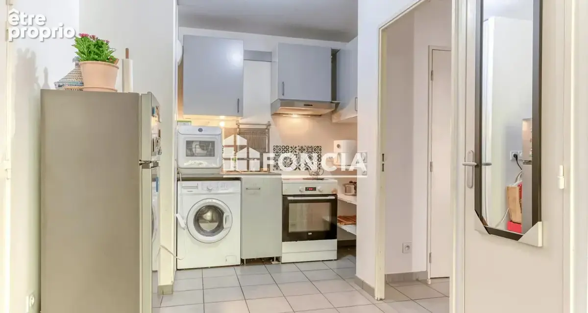 Villeurbanne – Gratte-Ciel/Perralière : T2 récent avec terrasse privative et garage - photo 4
