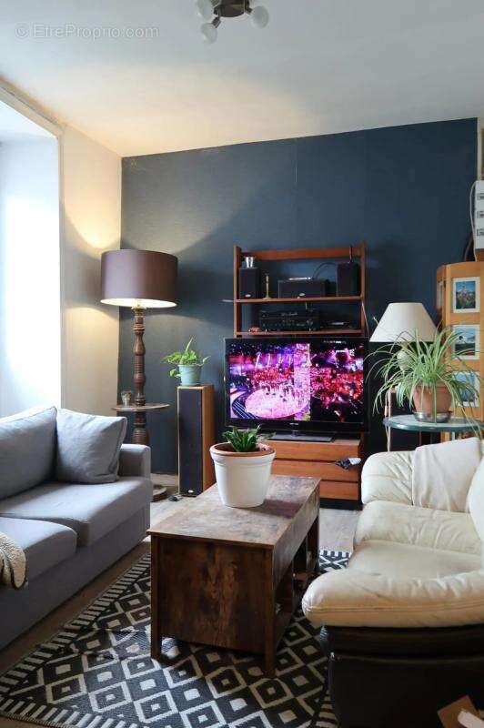 Maison à VARS-SUR-ROSEIX