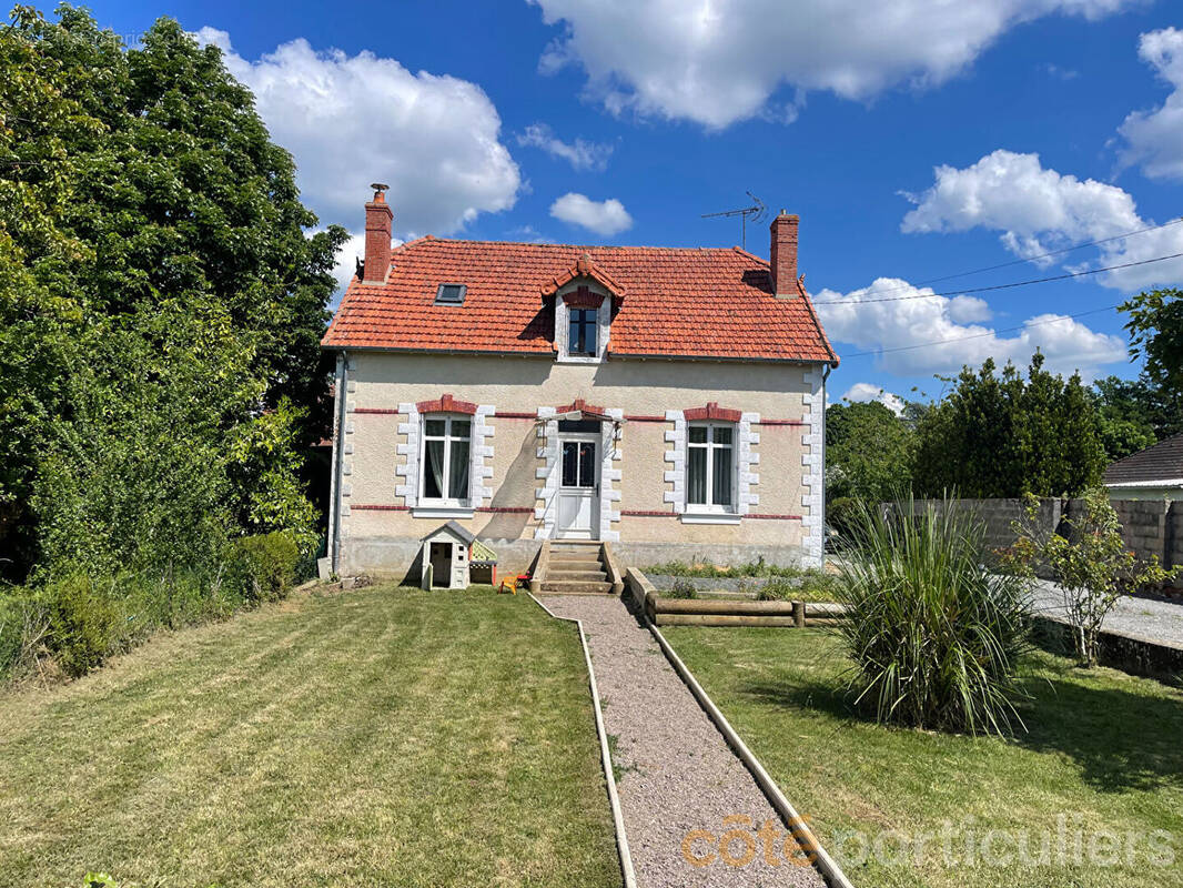 Maison à LIGNIERES