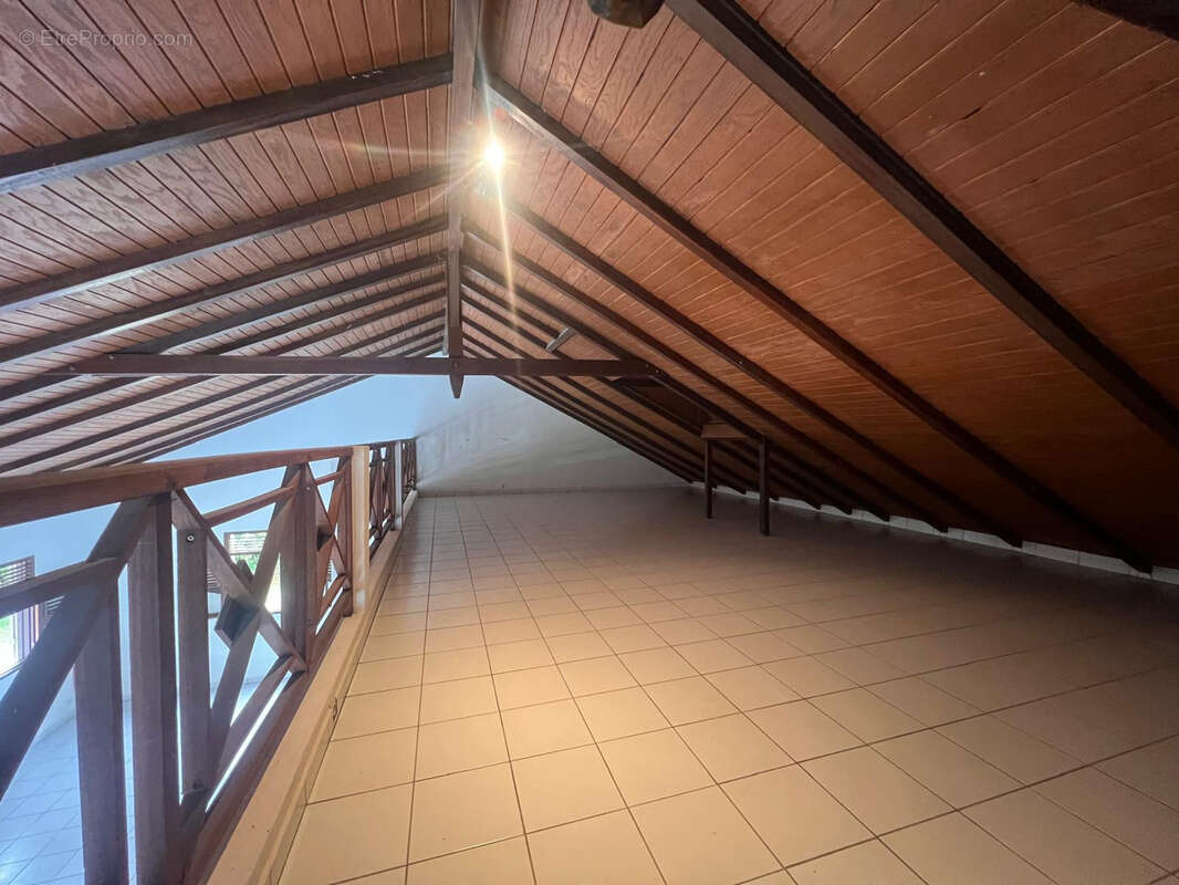 Maison à PETIT-CANAL