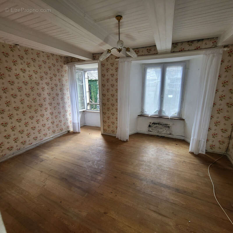 Maison de bourg à TRIZAC - photo 7