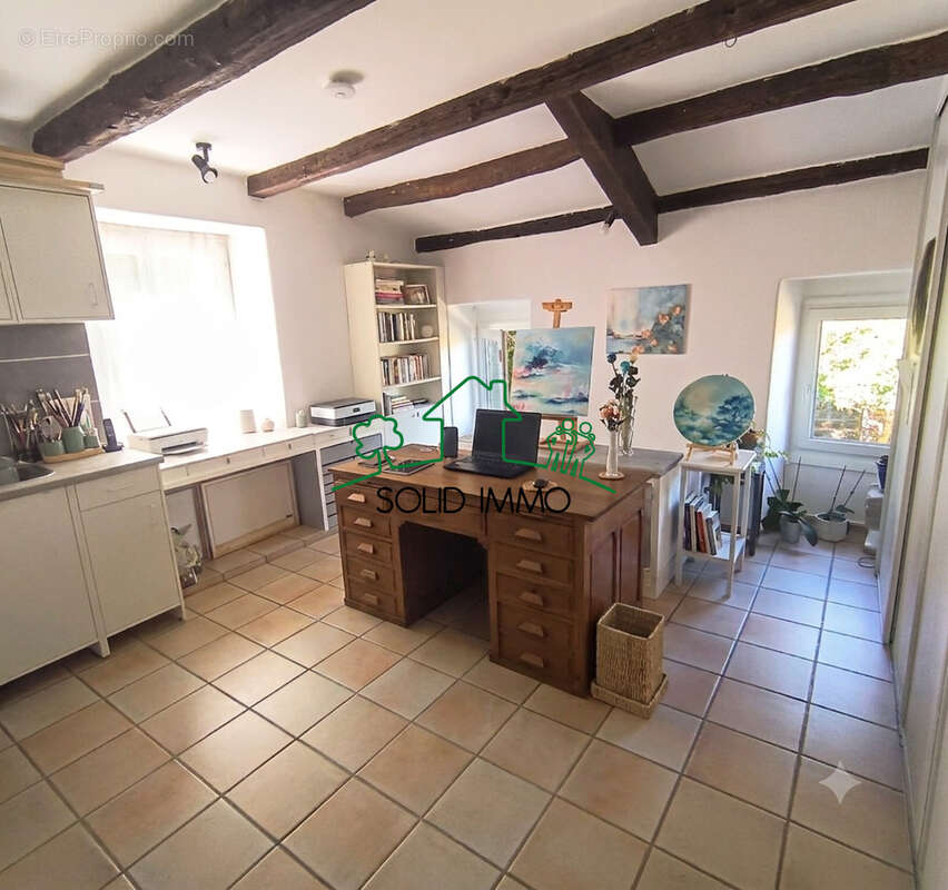Maison traditionnelle de 194 m2 sur la commune de Meyras 07380 - photo 12