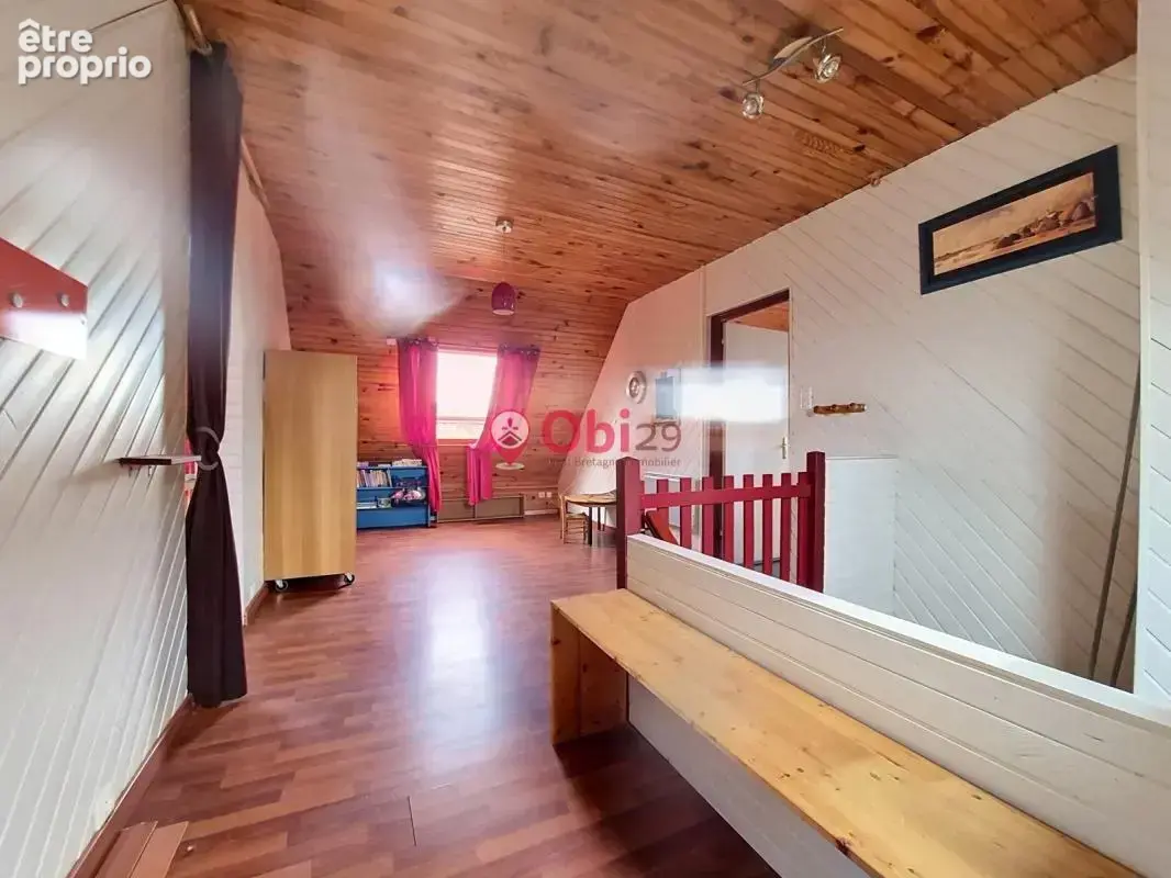 De beaux volumes et un fort potentiel au cœur de Saint-Goazec – 5 chambres - photo 13