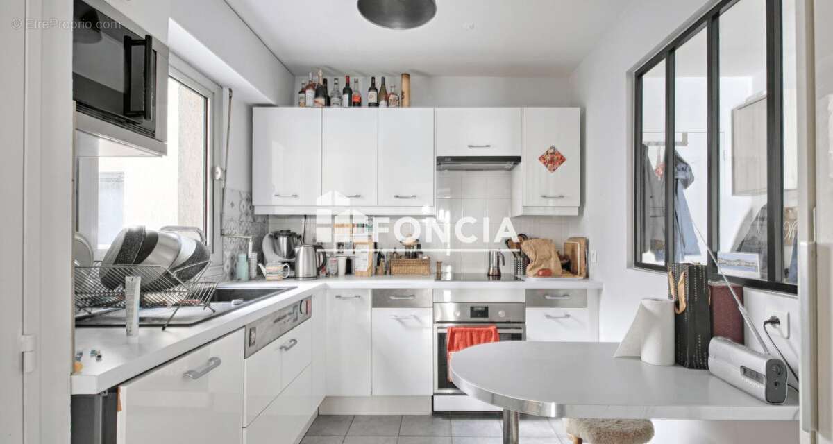 Appartement à PARIS-14E