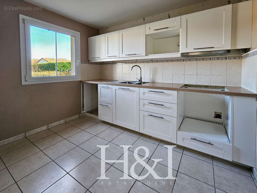 Maison à FONTAINE-LE-COMTE