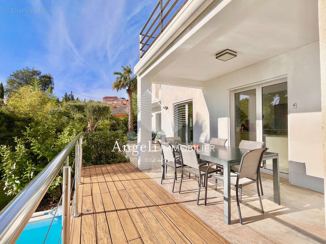 Maison à FREJUS