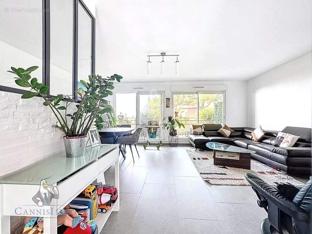 Appartement à MANDELIEU-LA-NAPOULE