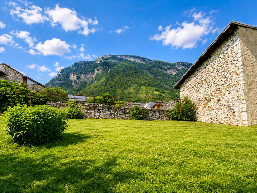 Maison 113 m² à Montmelian  - photo 2