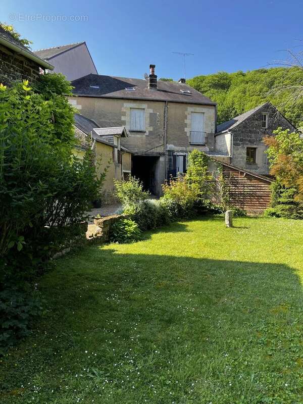 Maison à LA CHARTRE-SUR-LE-LOIR