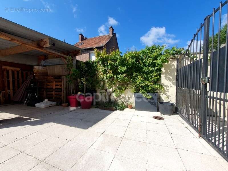 Albert – Élégante maison bourgeoise de 230 m² avec garage, cave et extérieur sans vis-à-vis - photo 20