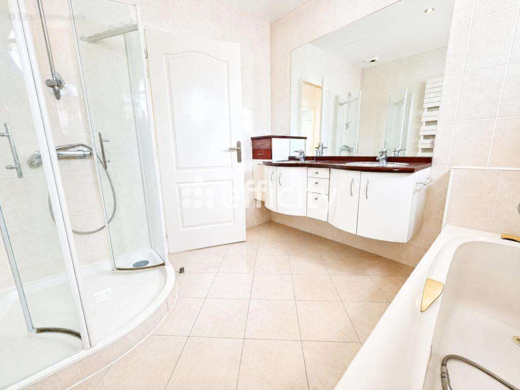 Maison 155 m² à Merignac  - photo 13