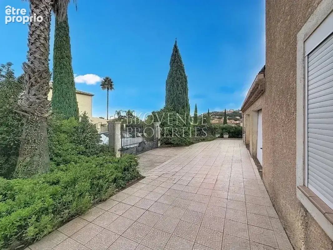 CARQUEIRANNE – Villa 154 m² avec vie de plain-pied, terrain piscinable de 857 m², à 5 min des plages - photo 3