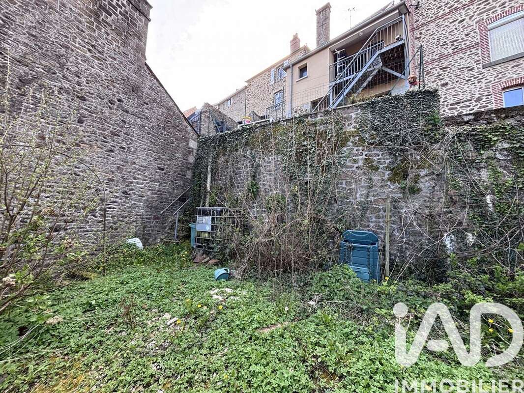 Photo 8 - Maison à AMBRIERES-LES-VALLEES