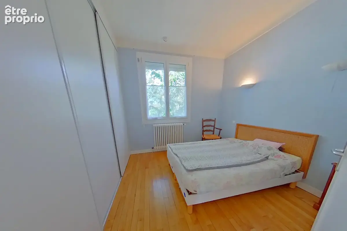 CAUSSADE - Maison spacieuse, 5 chambres, les commerces à pied. - photo 8