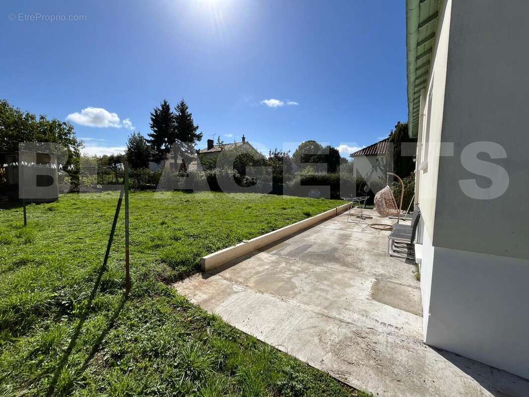 IMG-20250921-WA0006 - Maison à NIORT
