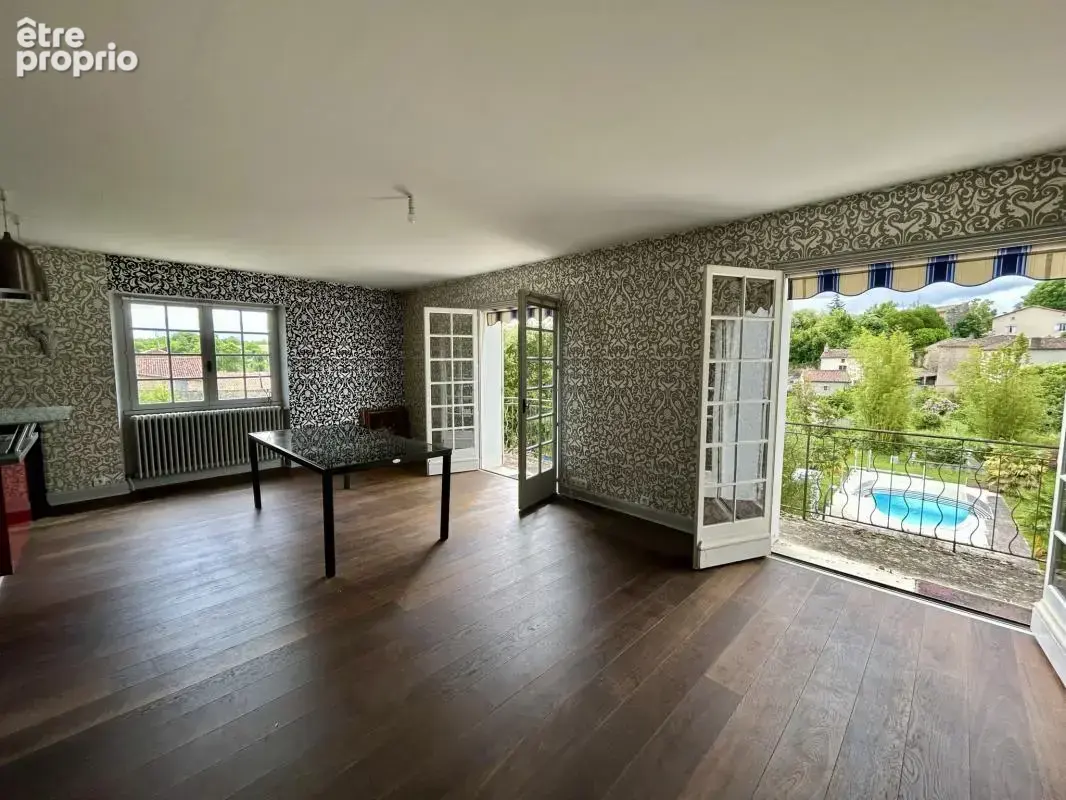 Maison de caractère avec piscine chauffée, rivière et vue ex - photo 7