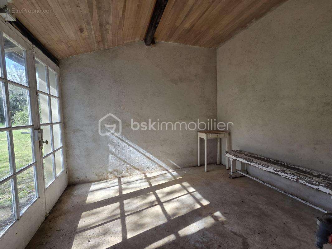 Ensemble immobilier à fort potentiel – calme, verdure et multiples dépendances - photo 17